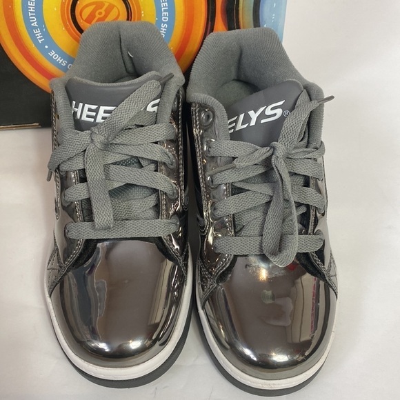 Heelys pewter wheeled sneakers - Picture 2 of 10